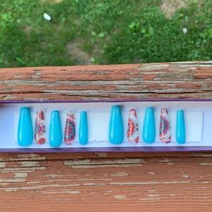 Press on nails